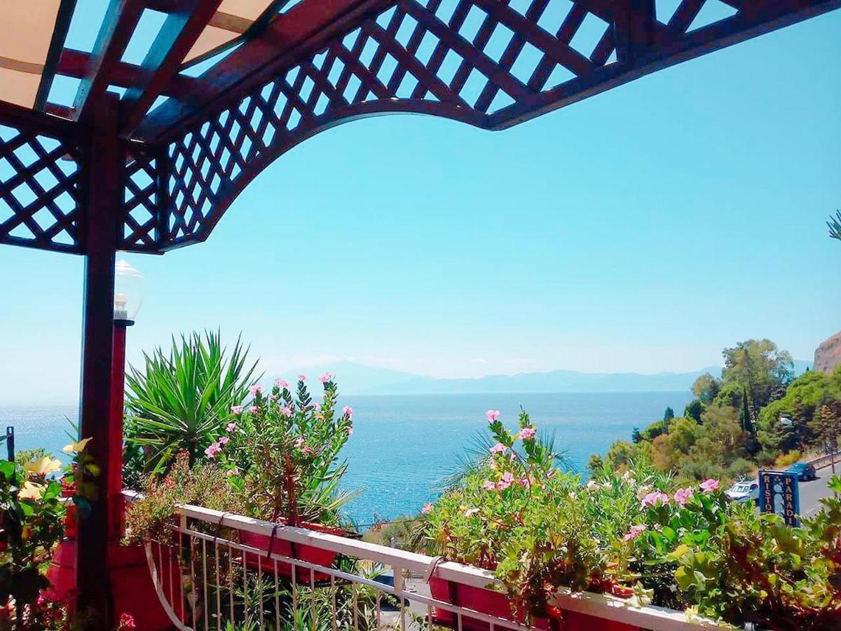 Paradiso Hotel Ristorante Riaci Capo Екстериор снимка