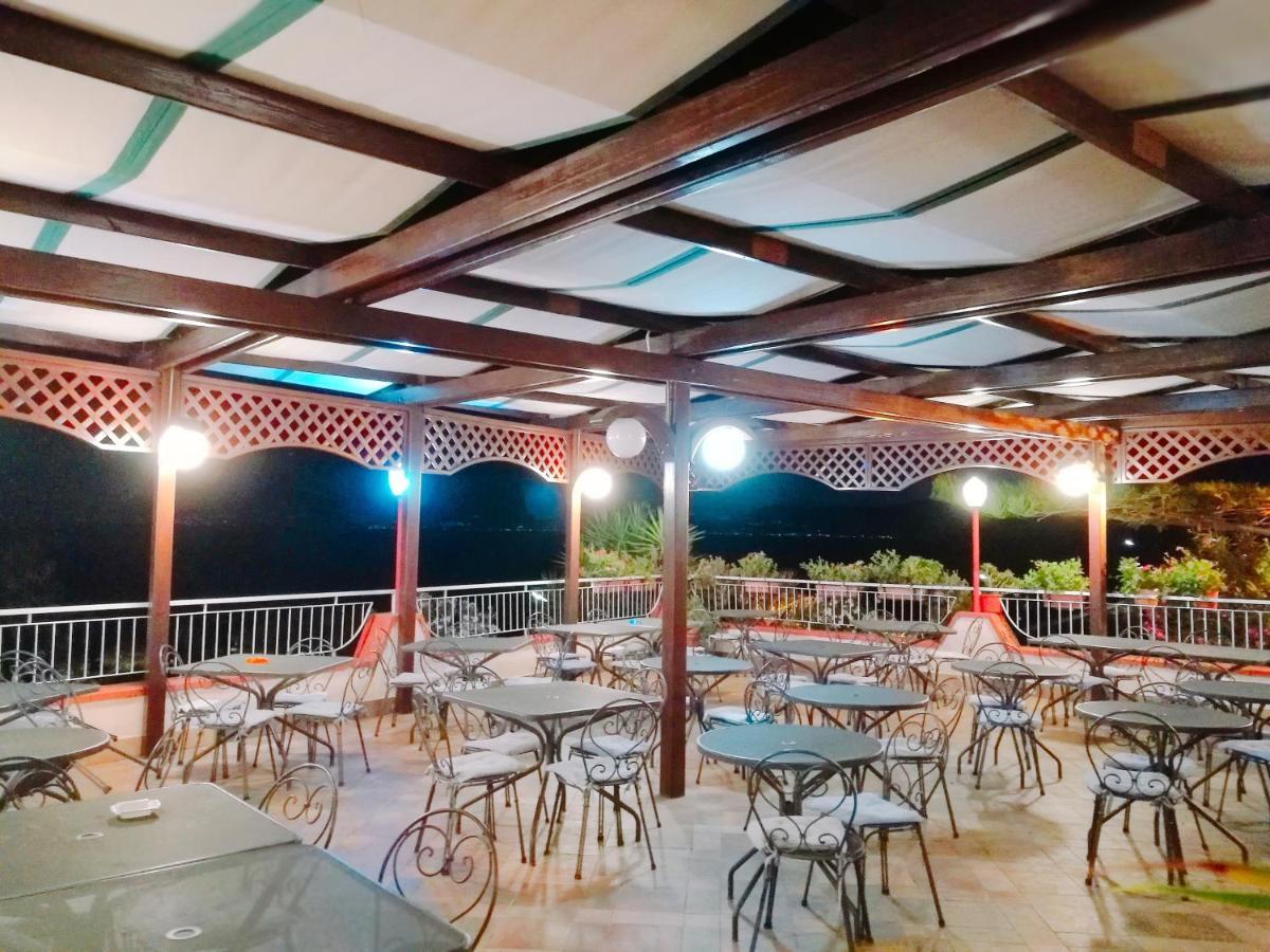 Paradiso Hotel Ristorante Riaci Capo Екстериор снимка
