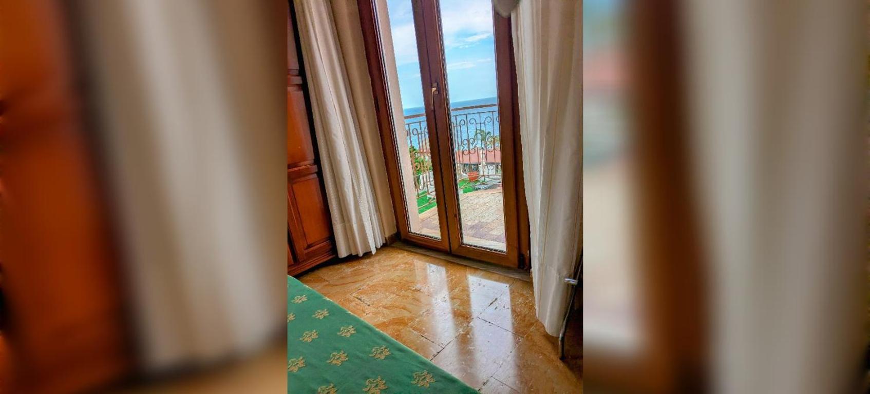 Paradiso Hotel Ristorante Riaci Capo Екстериор снимка
