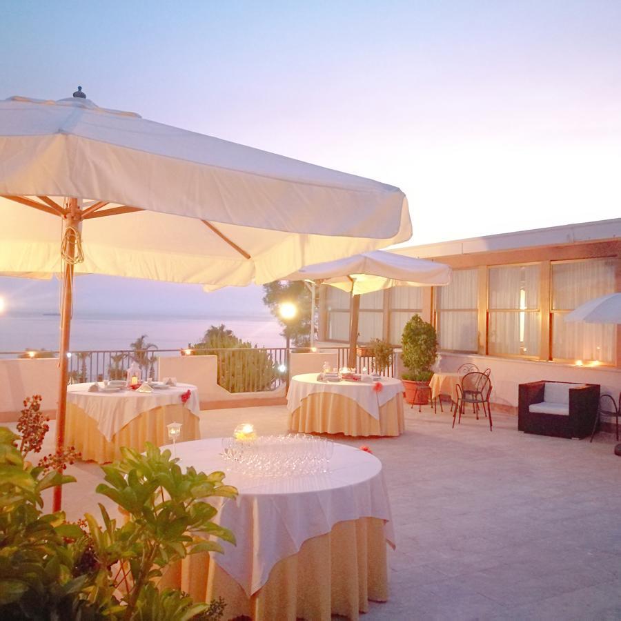 Paradiso Hotel Ristorante Riaci Capo Екстериор снимка