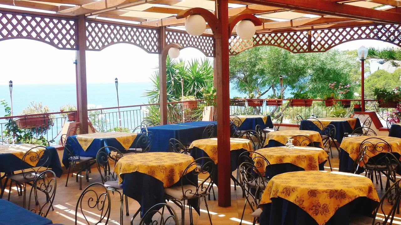 Paradiso Hotel Ristorante Riaci Capo Екстериор снимка