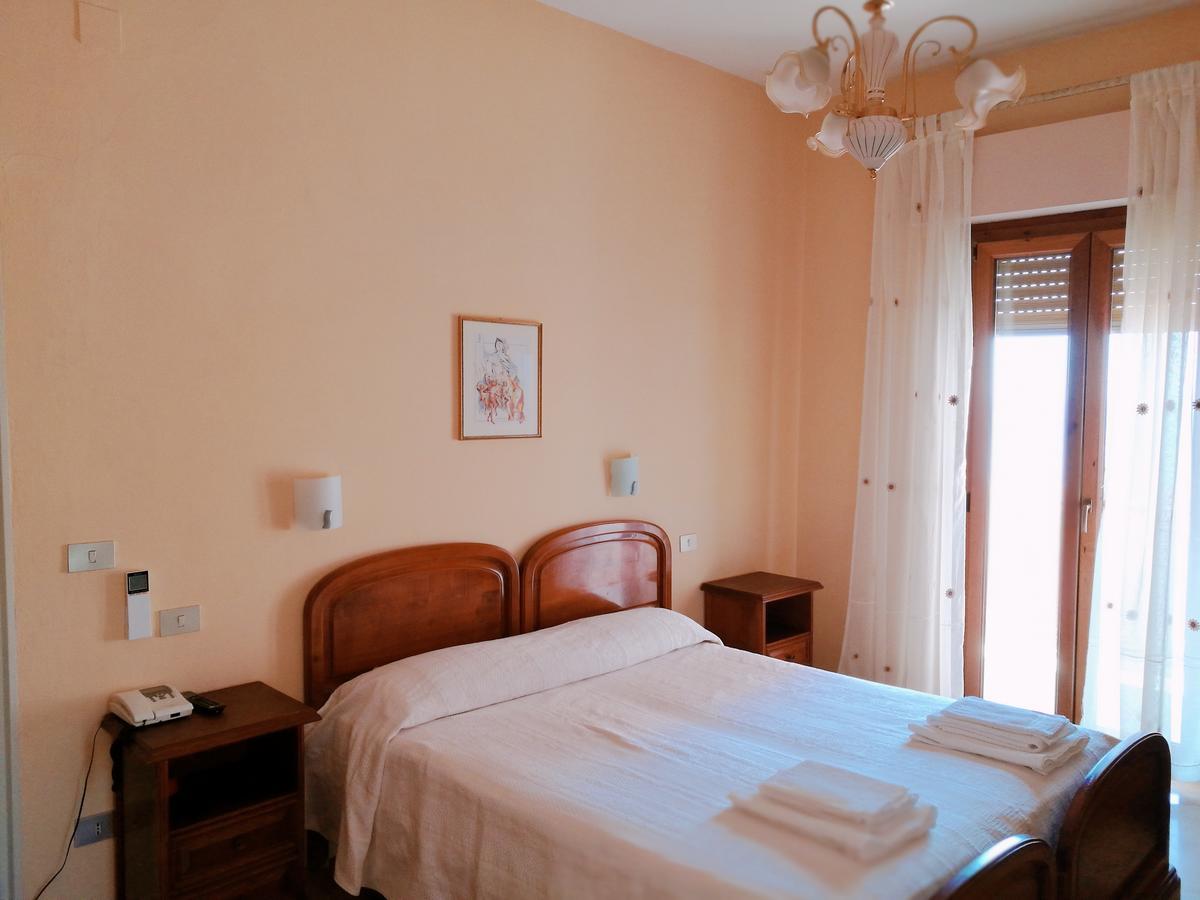 Paradiso Hotel Ristorante Riaci Capo Екстериор снимка